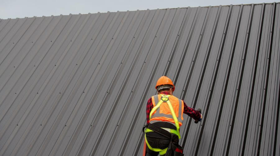 Professional gutter cleaning in Fajardo, PR